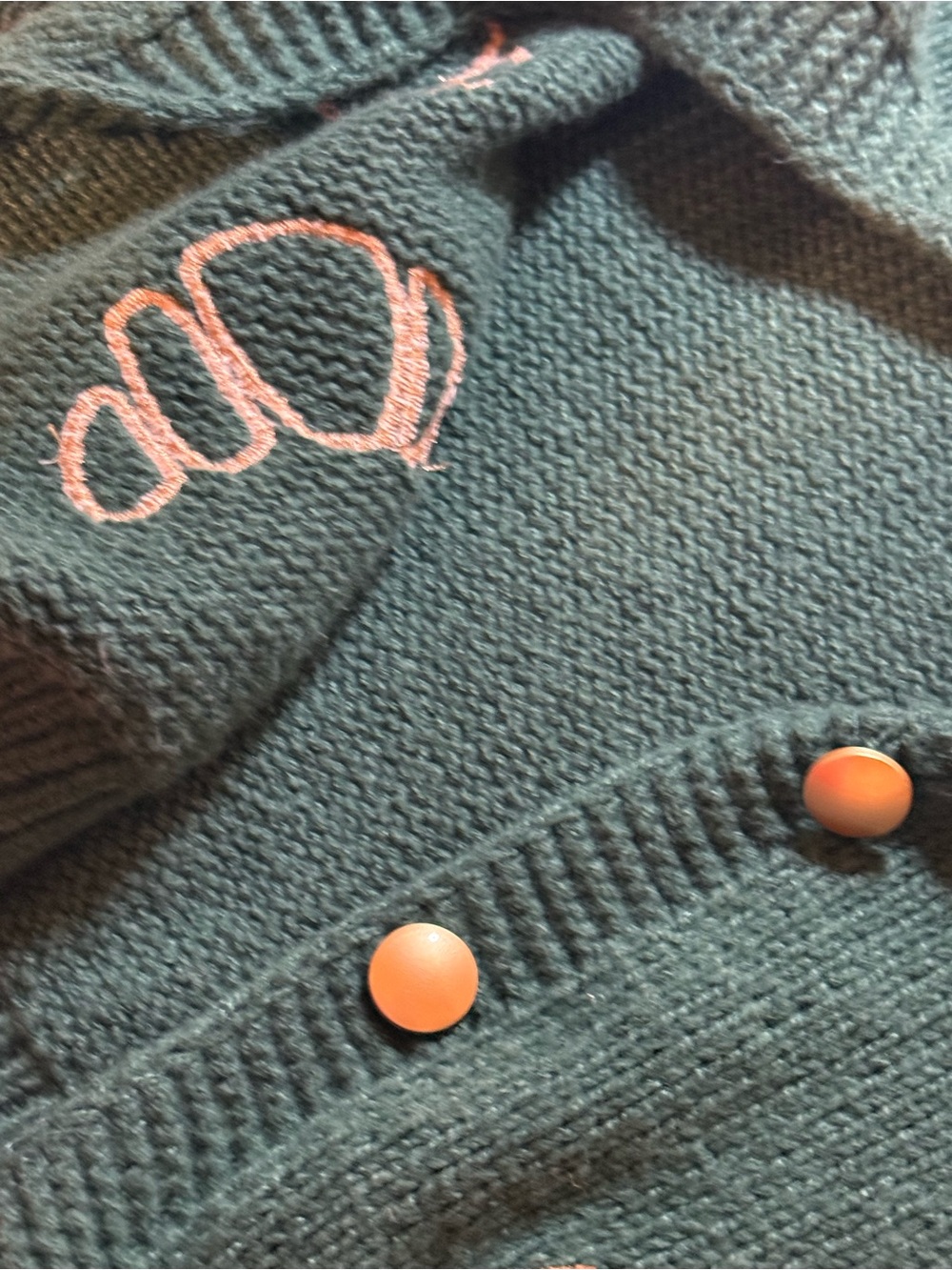 Cropped Green V‑Neck Cardigan with Croissant Appliqués - Picture 5 of 6
